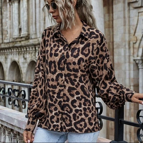 🔥Beautiful Cheetah Print Blouse - Picture 4 of 6